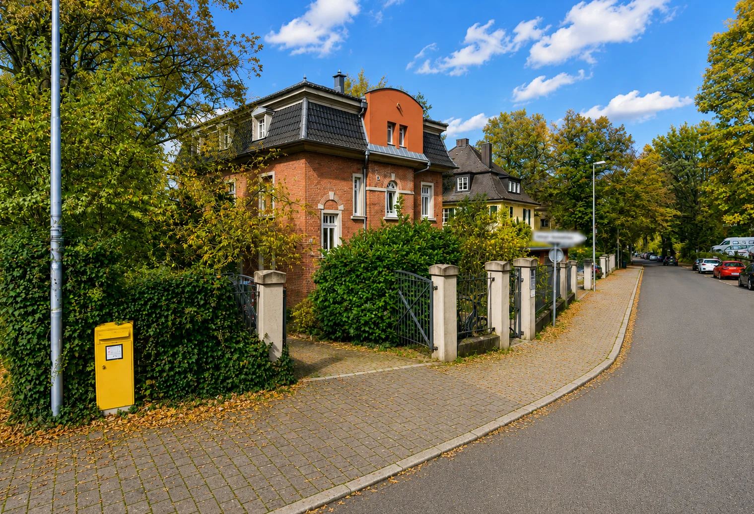 Privatpraxis Dr. Heppt – Seitenansicht des Praxisgebäudes